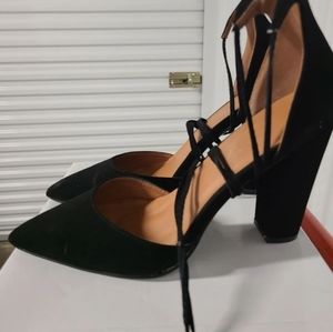 Woman black suede heels